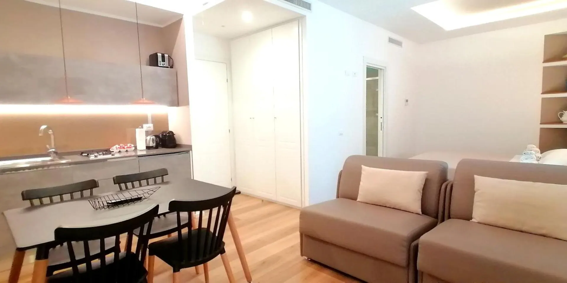 Burnia Sicily Holiday House Palermo Italië